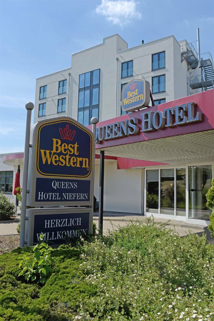 Best Western Queens Hotel Pforzheim-Niefern المظهر الخارجي الصورة